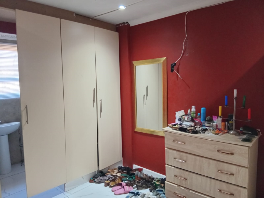 2 Bedroom Property for Sale in Kwa Nobuhle Eastern Cape